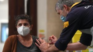 Βρετανία: Μείωση των μολύνσεων λόγω… εμβολιασμών