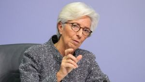Λαγκάρντ: Ενίσχυσε τις προσδοκίες για την αύξηση των επιτοκίων από την ΕΚΤ