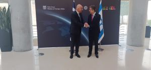 Εγκάρδια υποδοχή ΥΠΕΞ του Ισραήλ στον Ν. Δένδια