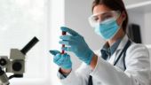 Οδηγίες από τις υπηρεσίες υγείας της Κίνας για την ευλογιά των πιθήκων: «Μην έχετε άμεση δερματική επαφή με αλλοδαπούς»