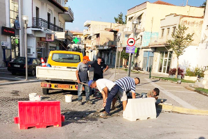 Εργα αποκατάστασης στον κεντρικό δρόμο της Αξιούπολης