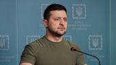 Ουκρανία: Ο Ζελένσκι καλεί τις ΗΠΑ να επισπεύσουν τις παραδόσεις όπλων, καθώς οι Ρώσοι προωθούνται