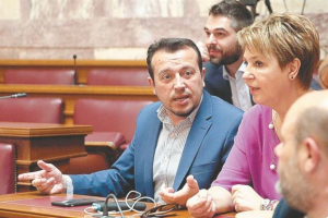 «Οποιοι νομίζουν ότι θα γίνουν Ηρακλείς του στέμματος κάνουν λάθος»