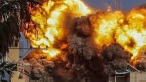 Συνεχίζονται οι βομβαρδισμοί στην κεντρική και νότια Λωρίδα της Γάζας-Τουλάχιστον 22 νεκροί από πλήγματα σε ένα σχολείο και ένα βενζινάδικο