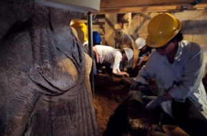 Αμφίπολη - Οδοιπορικό στη σκιά του τύμβου
