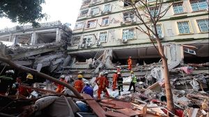 Ξεπέρασαν τους 3.000 οι νεκροί από τον σεισμό 7,7 Ρίχτερ στη Μιανμάρ