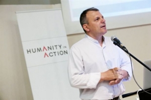 Δημήτρης Χριστόπουλος: «Δεν υπάρχει απλά κρίση αλλά υποβάθμιση των δικαιωμάτων»