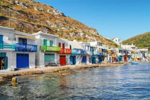 Boat Rental in Milos: Ζήστε μια ολοκληρωμένη θαλάσσια ημέρα στο Αιγαίο