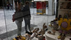 Θεσσαλονίκη: Δεκαπενθήμερο εκπτώσεων με ανοιχτά καταστήματα την Κυριακή