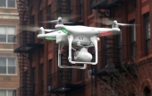 Τουλάχιστον πέντε «ορφανά» drone πάνω από το Παρίσι