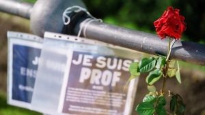 Γαλλία: Ο δολοφόνος του καθηγητή είχε έρθει σε “επικοινωνία” με έναν τζιχαντιστή στη Συρία