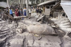 Ινδονησία: Στους 14 οι νεκροί από την έκρηξη του ηφαιστείου Σεμέρου – Δεκάδες οι τραυματίες