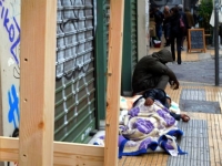 Ανοικτοί δύο θερμαινόμενοι χώροι του δήμου Αθηναίων για τους άστεγους