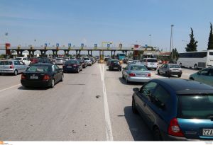 Θεσσαλονίκη: Ουρές αυτοκινήτων στα διόδια των Μαλγάρων – Δύο είσοδοι «ελεύθερες» για αποσυμφόρηση της κυκλοφορίας