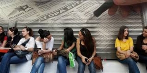 Ανεργος, απαισιόδοξος, χωρίς εμπιστοσύνη ο νέος στην Ελλάδα