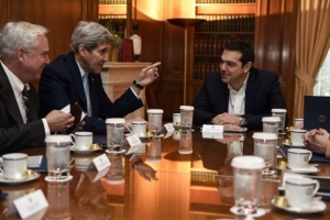 Κυβέρνηση: Στήριξη Κέρι για προσφυγικό και χρέος