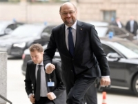 Ελπίζουν τώρα σε Σουλτς και Μακρόν