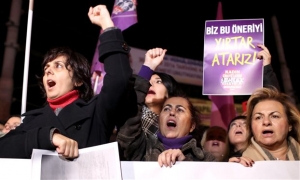 Η Τουρκία θα «αναθεωρήσει» το νόμο για το βιασμό ανηλίκων