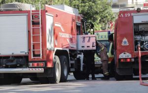 ΕΚΤΑΚΤΟ – Πυλαία: Σε εξέλιξη πυρκαγιά πίσω από το αμαξοστάσιο του ΟΑΣΘ στον Φοίνικα