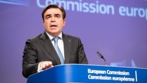 Εμβολιάστηκε ο αντιπρόεδρος της Κομισιόν, Μαργαρίτης Σχοινάς