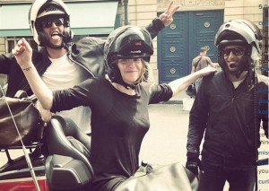 Επίθεση της Κόρτνεϊ Λοβ κατά του Ολάντ για τους οδηγούς ταξί στο Παρίσι