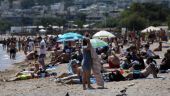 Μένουμε παραλία: Οι πολίτες άφησαν το σπίτι και εξόρμησαν στις παραλίες (pics - vid)
