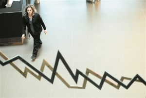 Βρετανία: Αυστηρούς κανόνες για τα μπόνους τραπεζιτών προτείνουν οι Αρχές