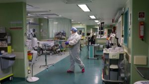 Ιταλία: Αρνητές γονείς καρδιοπαθούς αγοριού δεν επιθυμούν μετάγγιση αίματος στο παιδί τους από εμβολιασμένους