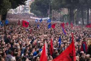 Χάος στην Αλβανία μετά την εν ψυχρώ δολοφονία νεαρού από την αστυνομία.