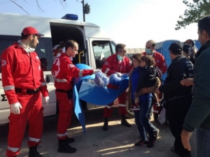 Υπνόσακοι, στρώματα και τρόφιμα για τους πρόσφυγες στην Ειδομένη