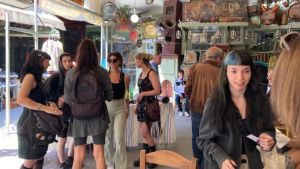 Φοιτητές και φοιτήτριες του ΑΠΘ μετατρέπουν το Μπιτ Παζάρ σε γκαλερί