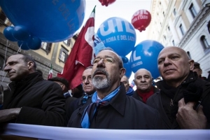 Ιταλία: Πορείες σε 54 πόλεις-Επεισόδια σε Μιλάνο-Τορίνο