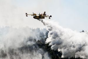 Σε ύφεση το μέτωπο των πυρκαγιών στη Γαλλία και την Ισπανία