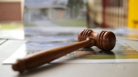 Ικανοποίηση συμβολαιογράφων για την τροπολογία των πλειστηριασμών