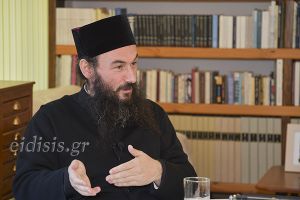 Επιφάνιος: Οι ιερείς τηρούν με ευλάβεια τα μέτρα κατά της πανδημίας, αλλά δεν είναι... αστυνομικοί