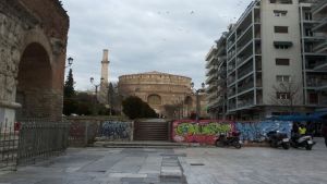 Θεσσαλονίκη: Έβγαλαν μαχαίρι και του άρπαξαν 450 ευρώ