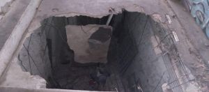 «Με πλάκωσαν πέτρες στο κεφάλι και το σώμα» – Η 19χρονη που έπεσε σε τρύπα στο Μπιτ Παζάρ περιγράφει όσα έζησε