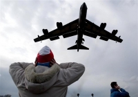 Αμερικανικό B-52 «πέταξε κατά λάθος» κοντά σε κινεζικό τεχνητό νησί