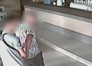 Θεσσαλονίκη: Θεοσεβούμενοι ληστές κάνουν τον σταυρό τους πριν αρπάξουν τις εισπράξεις (vid)