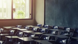 Εξετάσεις αντ’ αυτών διαφήμιζε σε φοιτητές φροντιστήριο