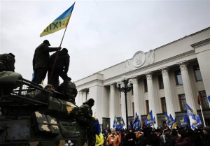 Ελπίδες εκεχειρίας από τη νέα κυβέρνηση στο Κίεβο