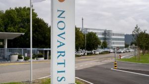 Πέτσας για Novartis: Η κυβέρνηση διερευνά τρόπο αποζημίωσης του ελληνικού Δημοσίου
