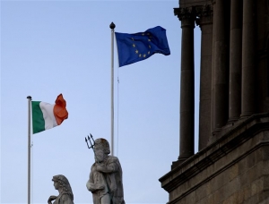 Bloomberg: Η Ιρλανδία επιδιώκει ωφέλη από ενδεχόμενο Brexit