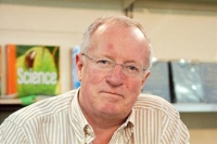 Ρόμπερτ Φισκ: «Μοχθηροί δανειστές θέλουν να εκδικηθούν τους φτωχούς Έλληνες»