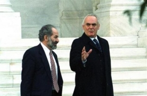 Θρίλερ με το κλεμμένο «αρχείο του Ακη»