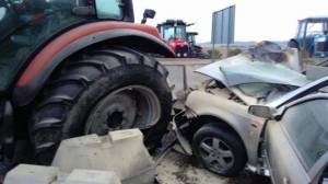 Αυτοκίνητο που μετέφερε ναρκωτικά κατέπεσε σε αγροτικό μπλόκο