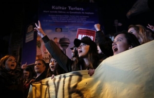 Τουρκία: Το Ανώτατο Εκλογικό Συμβούλιο δεν ακυρώνει το δημοψήφισμα