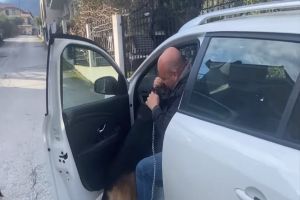 Μια επανένωση που την περίμενε εδώ και πέντε χρόνια – Συνάντησε τον σκυλάκο του και τρελάθηκαν και οι δύο (ΒΙΝΤΕΟ)