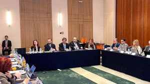 Βουκουρέστι: Η τρίτη στάση της εξωστρέφειας του ΥΜΑΘ στα Βαλκάνια