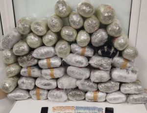 Θεσσαλονίκη: Τον έπιασαν με 3 σάκους γεμάτους κάνναβη που ξεπερνούσε τα 52 κιλά! (pic)